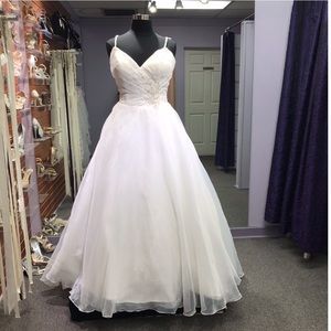 Bonny - Style 6522 - Size 16 - Ivory